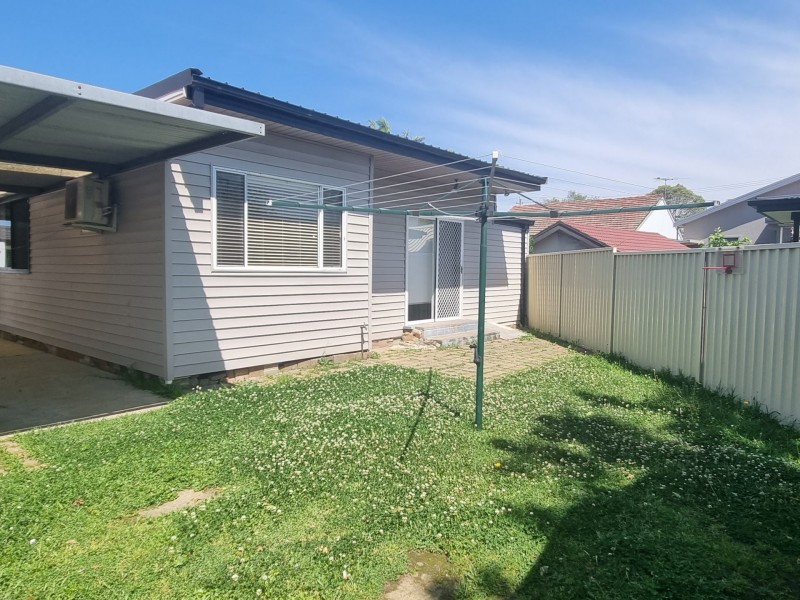 2 Crosby Cr, Fairfield NSW 2165