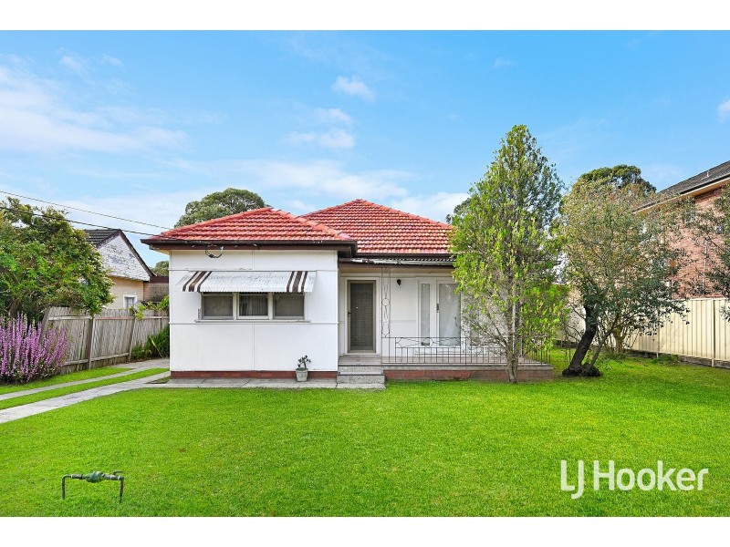 34 Chifley Ave, Sefton NSW 2162