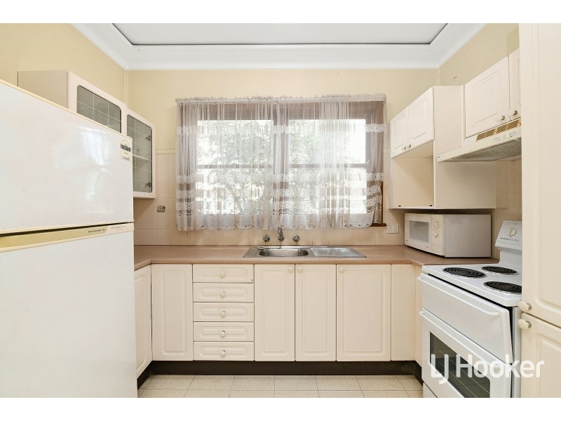 34 Chifley Ave, Sefton NSW 2162