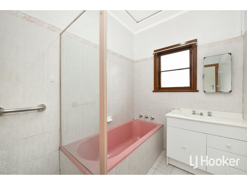 34 Chifley Ave, Sefton NSW 2162