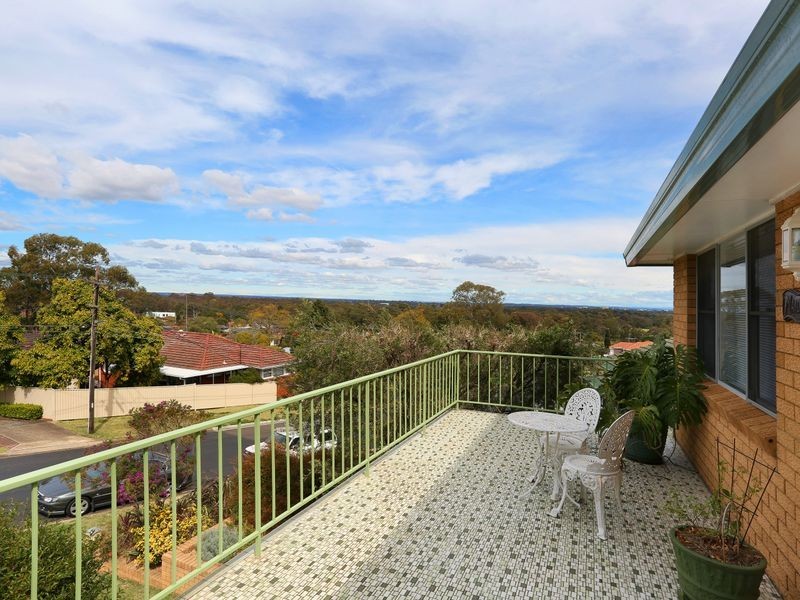 52 Wendy Avenue, Georges Hall NSW 2198