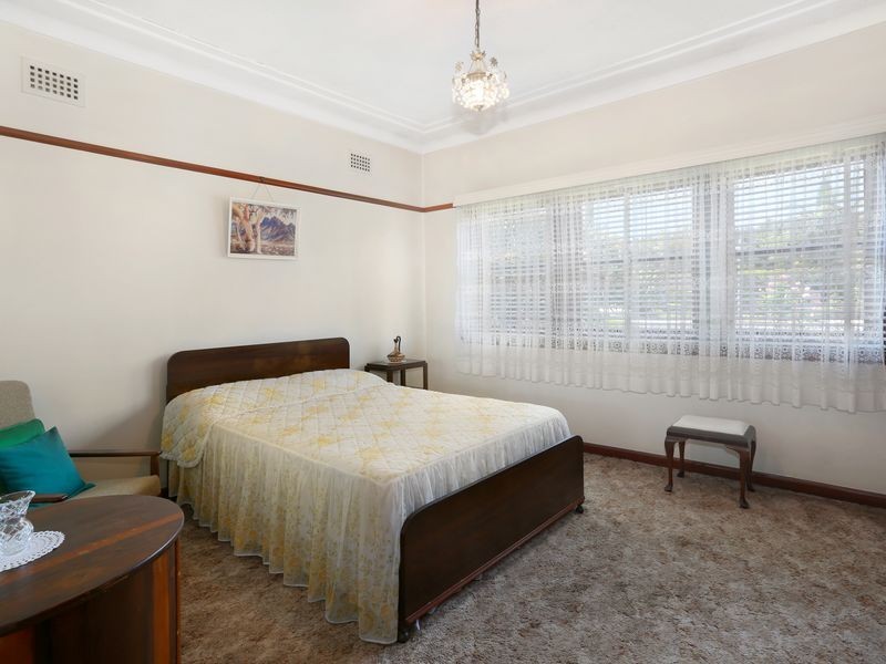 74 Auburn Rd, Birrong NSW 2143