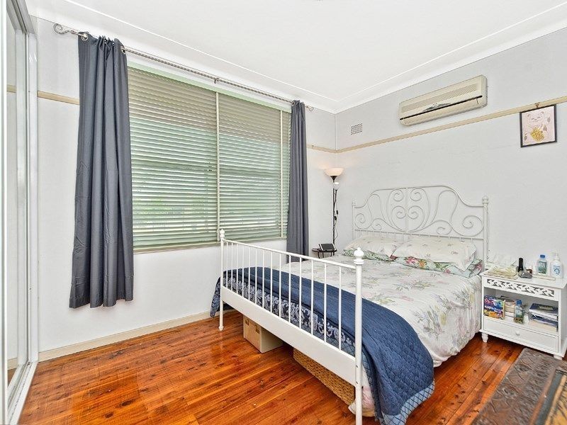 32 Goonaroi Street, Villawood NSW 2163