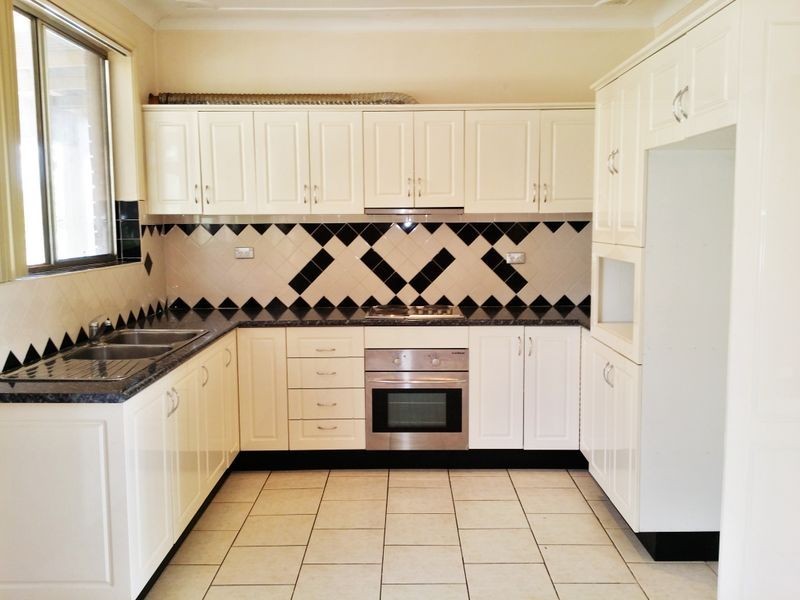 2 Dawn Avenue, Chester Hill NSW 2162