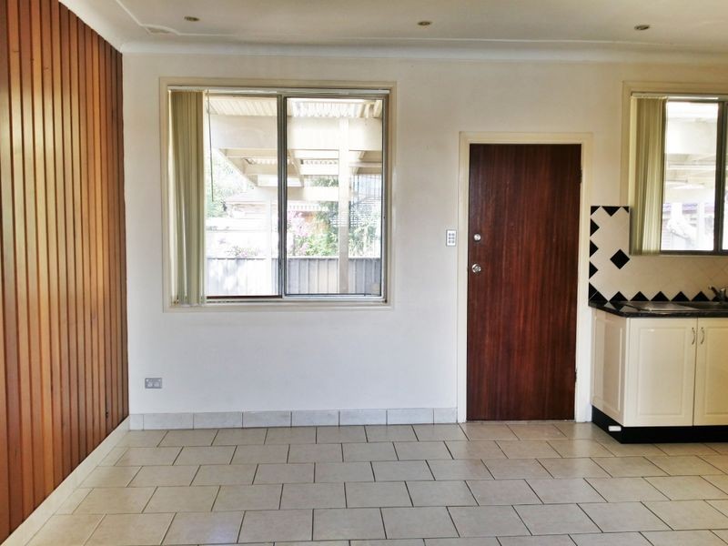 2 Dawn Avenue, Chester Hill NSW 2162