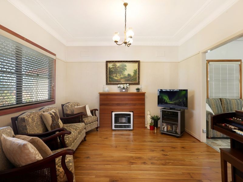 10 Downing Avenue, Regents Park NSW 2143