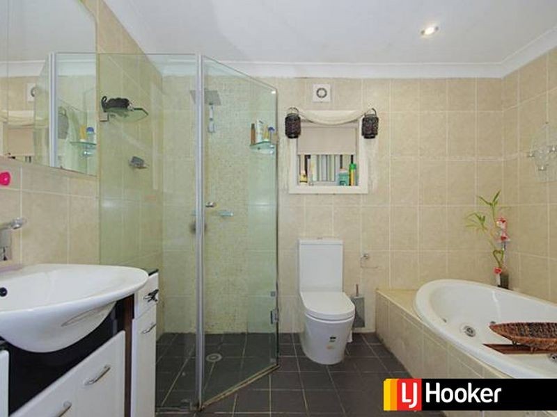 77 Mandarin Street, Fairfield East NSW 2165