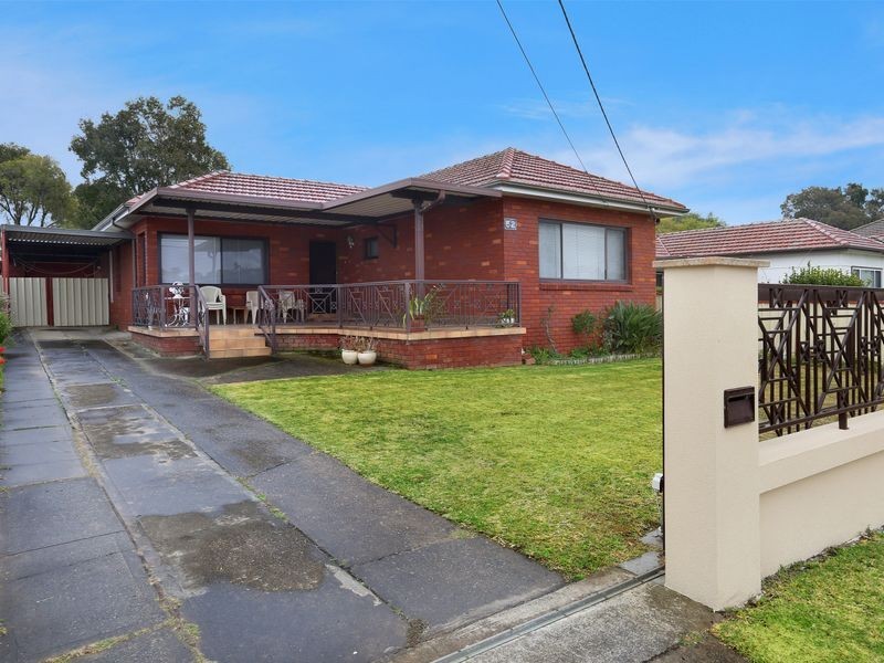 52 McCrossin Avenue, Birrong NSW 2143