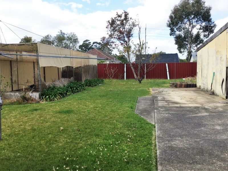 15 Neutral Ave, Birrong NSW 2143