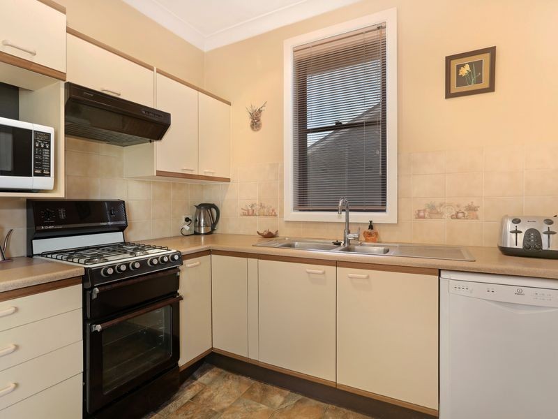 11 Whiting Street, Regents Park NSW 2143