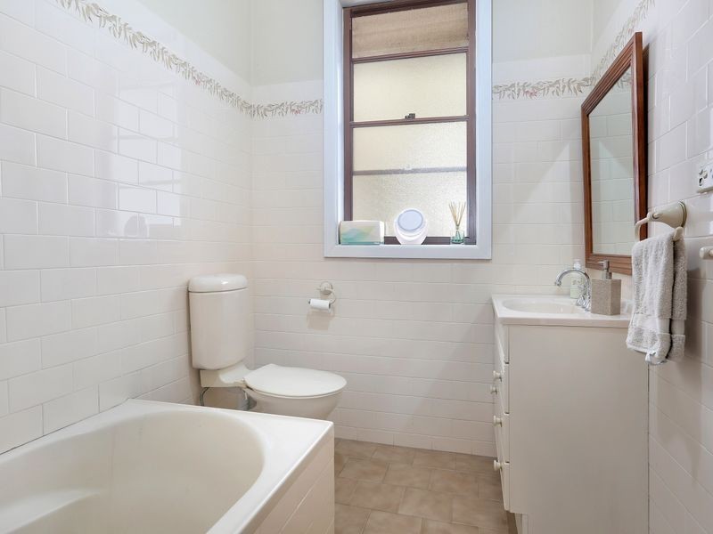 11 Whiting Street, Regents Park NSW 2143