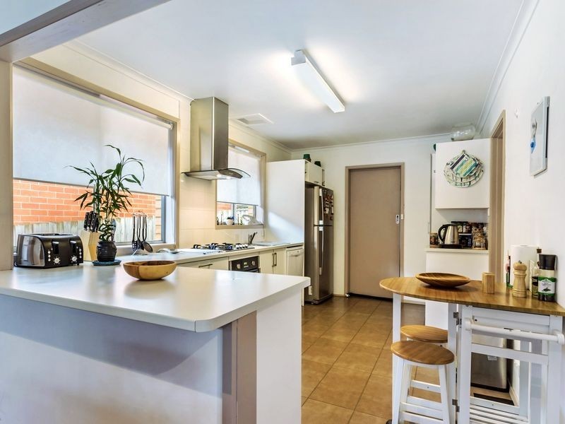 27 melview Avenue, Ringwood North VIC 3134