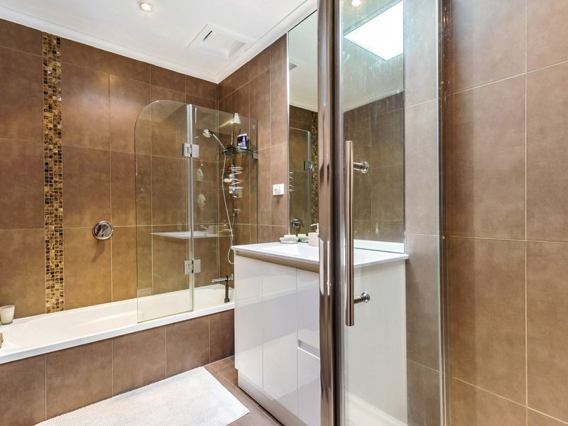 27 melview Avenue, Ringwood North VIC 3134