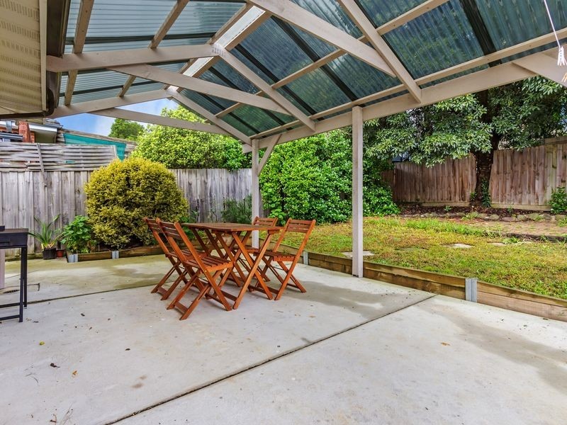 27 melview Avenue, Ringwood North VIC 3134