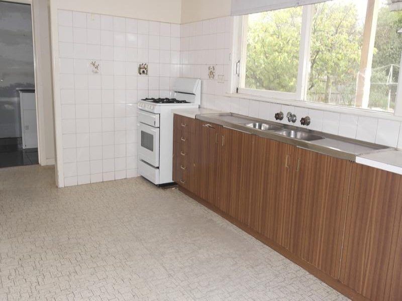 11 Leonard Street, Ringwood East VIC 3135