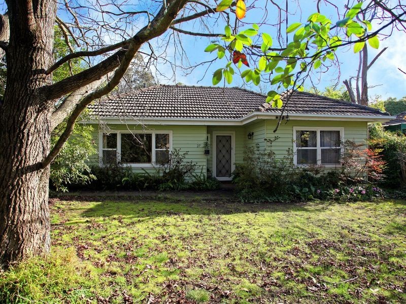 27 Holland Road, Ringwood East VIC 3135