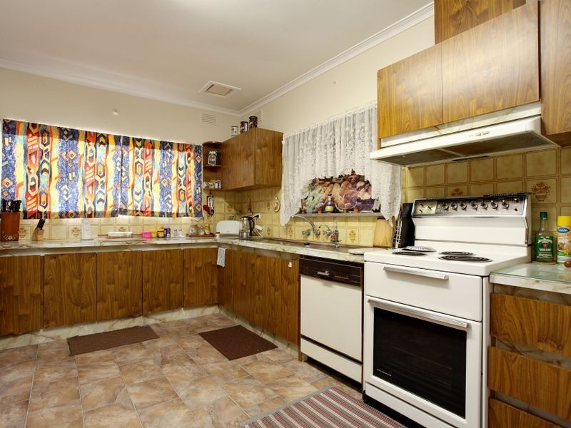 14 Mines Road, Ringwood East VIC 3135