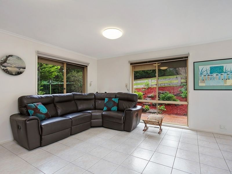 40 Wellington Park Drive, Warranwood VIC 3134