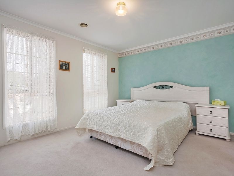 40 Wellington Park Drive, Warranwood VIC 3134
