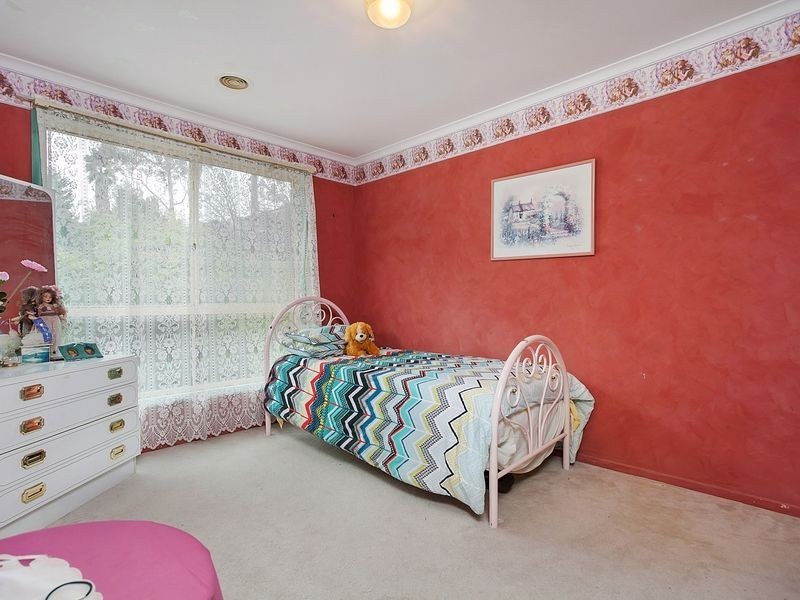 40 Wellington Park Drive, Warranwood VIC 3134