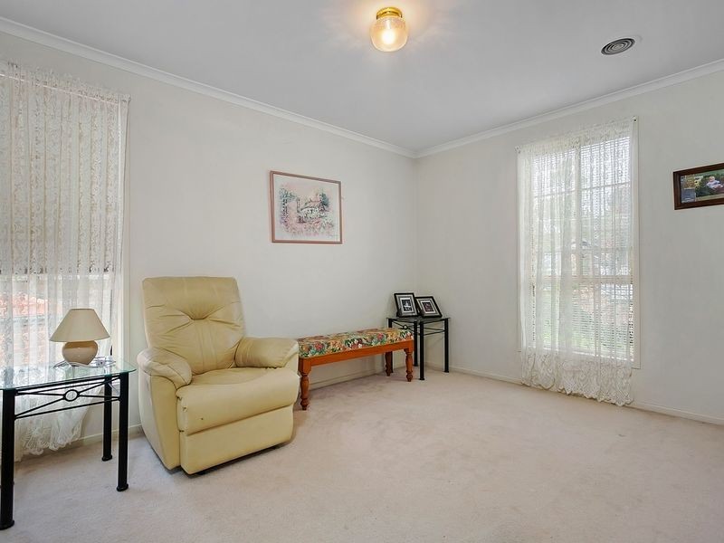 40 Wellington Park Drive, Warranwood VIC 3134