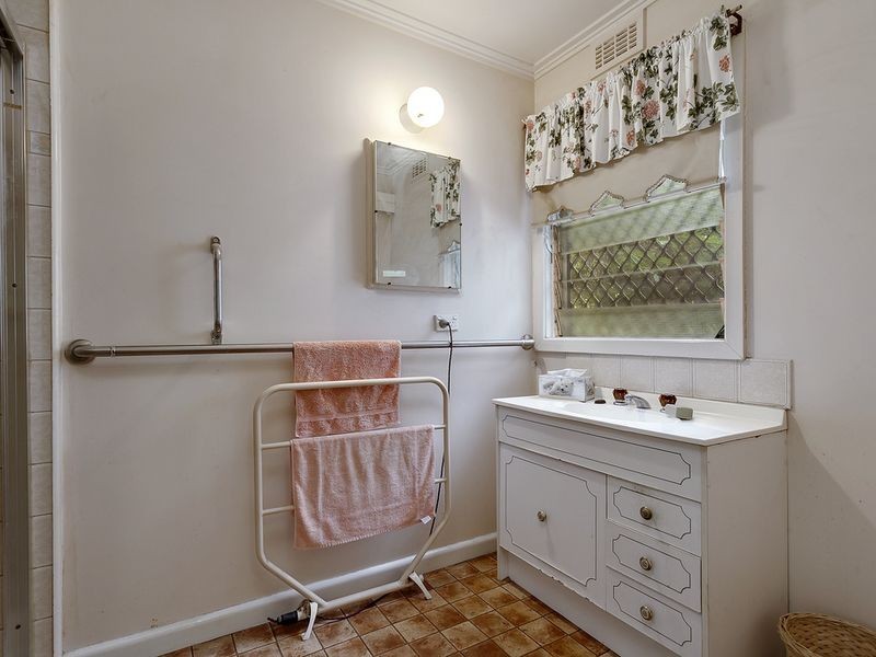 65 Bayswater Road, Croydon VIC 3136