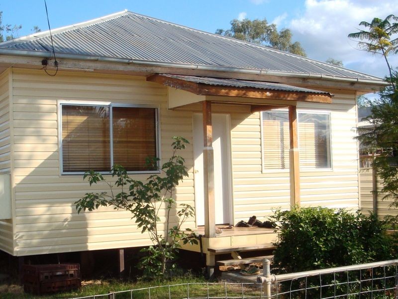 90 EDWARD STREET, Charleville QLD 4470