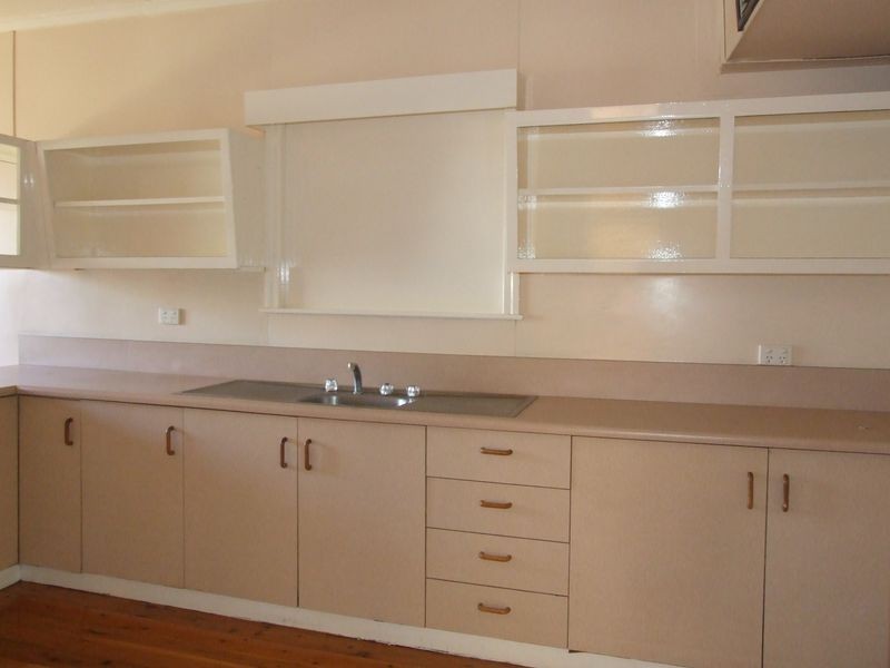 8 CHESTER STREET, Charleville QLD 4470