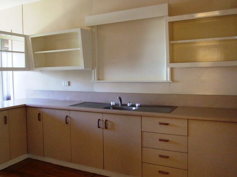 8 CHESTER STREET, Charleville QLD 4470