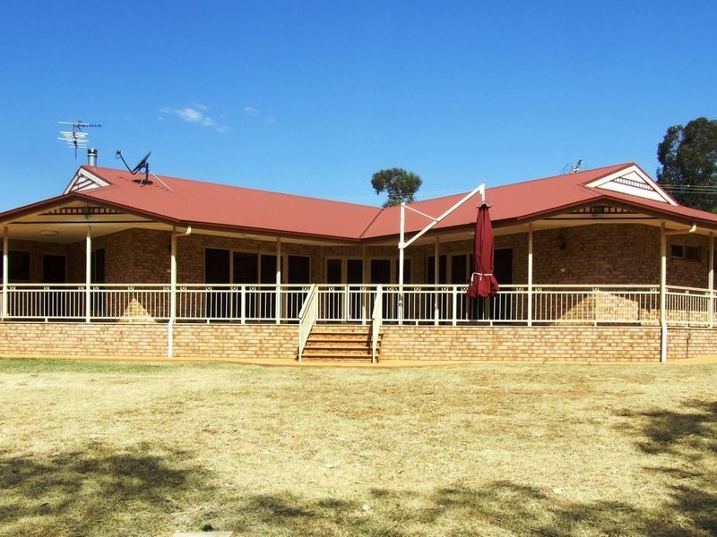 231 PARRY STREET, Charleville QLD 4470
