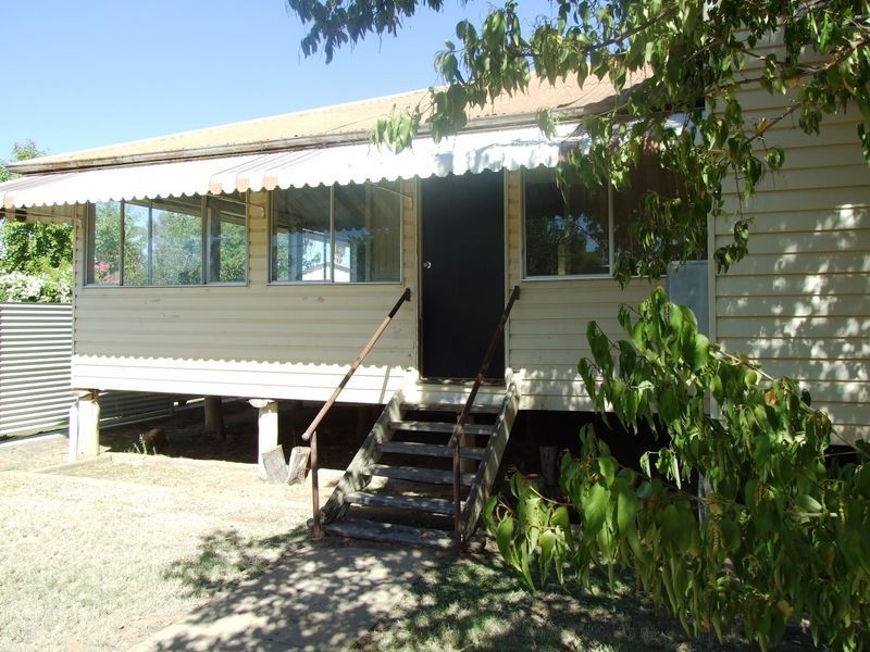 12 STURT STREET, Charleville QLD 4470