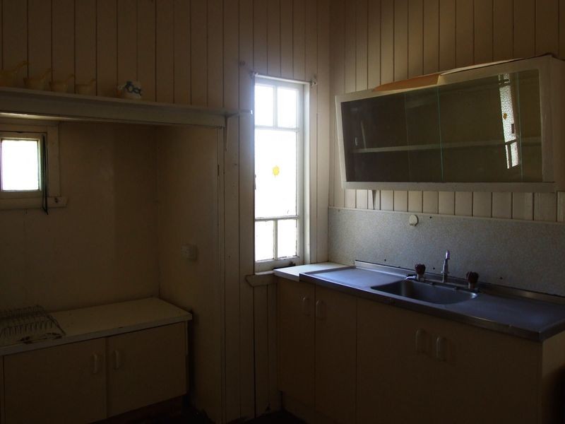 12 STURT STREET, Charleville QLD 4470