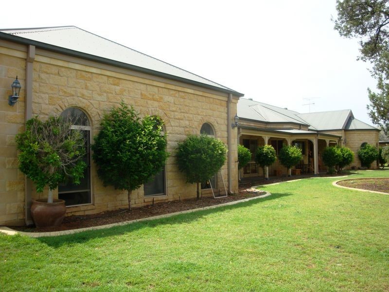136 BANJARRA DRIVE, Charleville QLD 4470