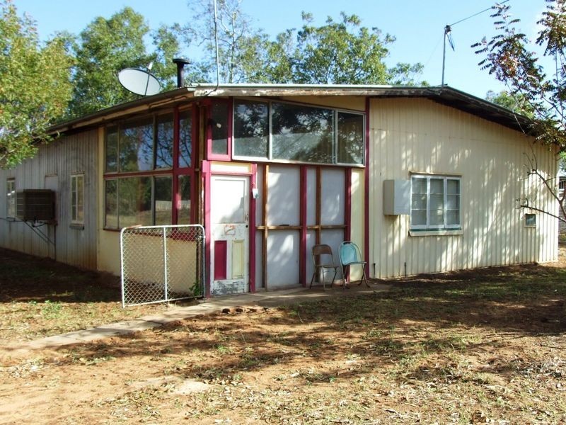 1 LITTLE PAGE STREET, Charleville QLD 4470