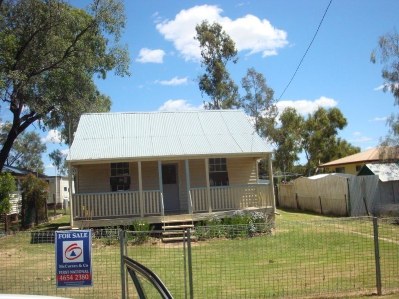 11 RIDGEWAY STREET, Charleville QLD 4470