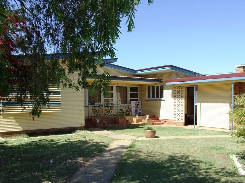 20 DEVERELL STREET, Charleville QLD 4470