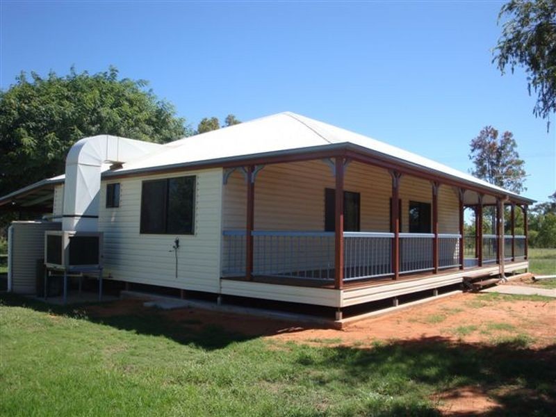 2 WEST STREET, Charleville QLD 4470
