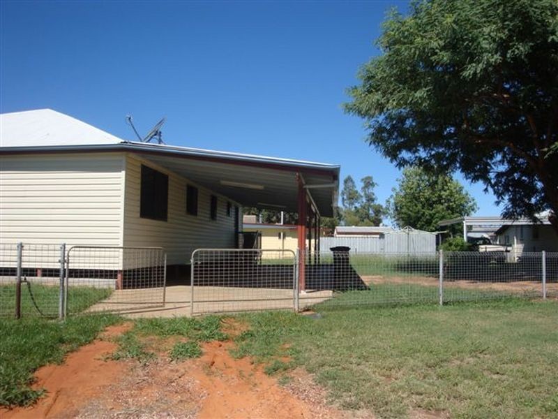 2 WEST STREET, Charleville QLD 4470