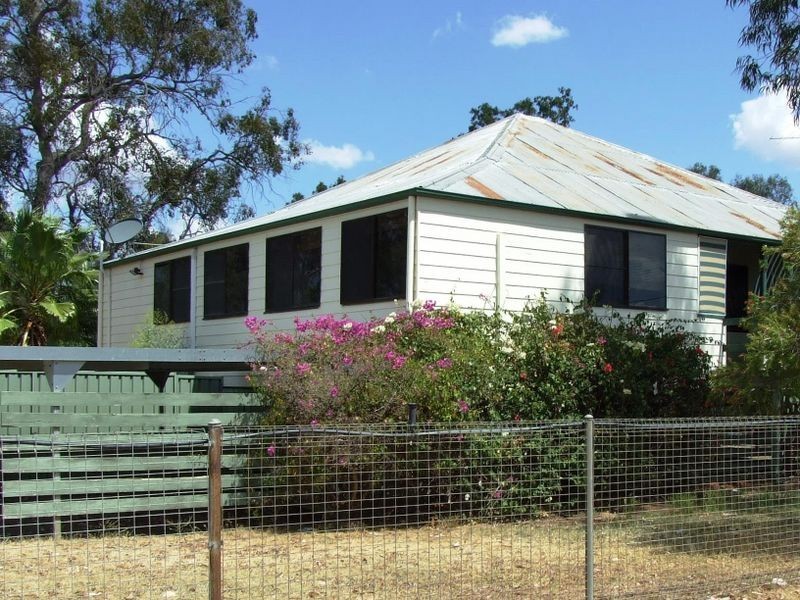 114 EDWARD STREET, Charleville QLD 4470