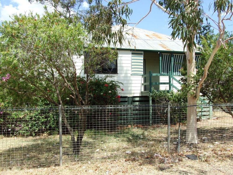 114 EDWARD STREET, Charleville QLD 4470