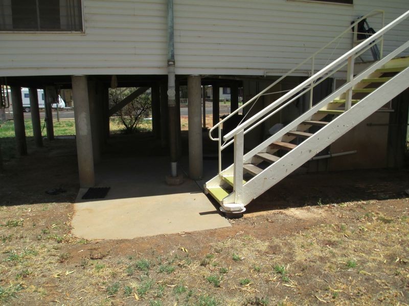 6 EAST STREET, Charleville QLD 4470