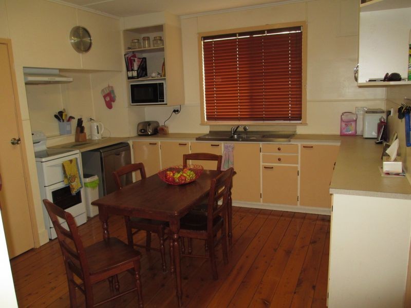 23 CARTER, Charleville QLD 4470