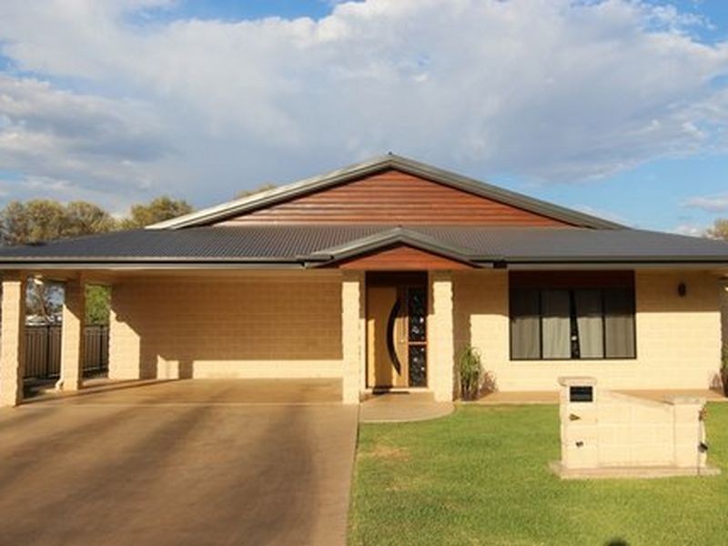 9 HIGH STREET, Charleville QLD 4470