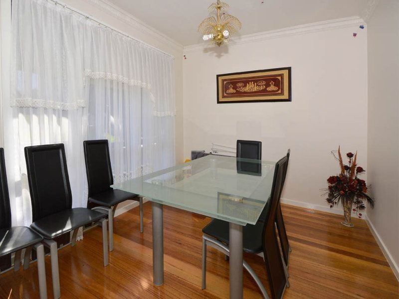 7 Dillwynia Place, Meadow Heights VIC 3048