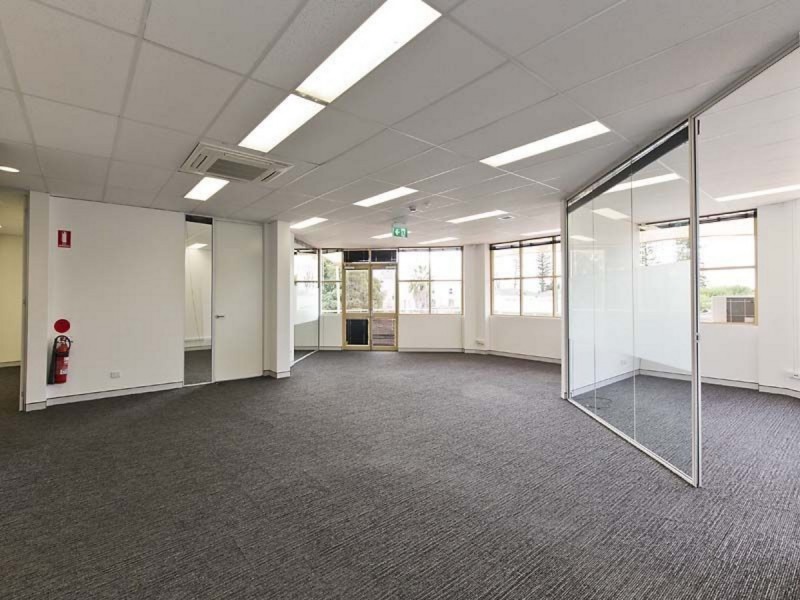 16 Ogilvie Road, Mount Pleasant WA 6153