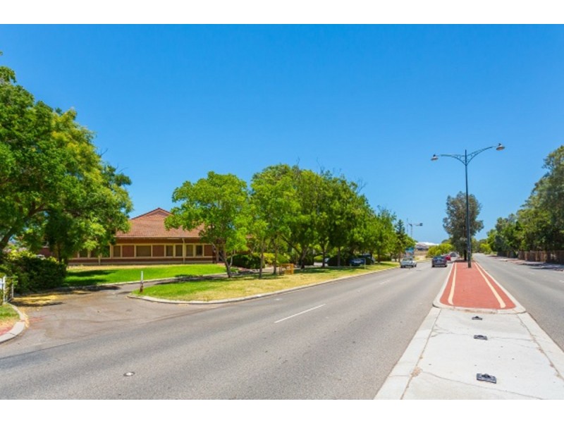 70 Grandstand Road, Ascot WA 6104