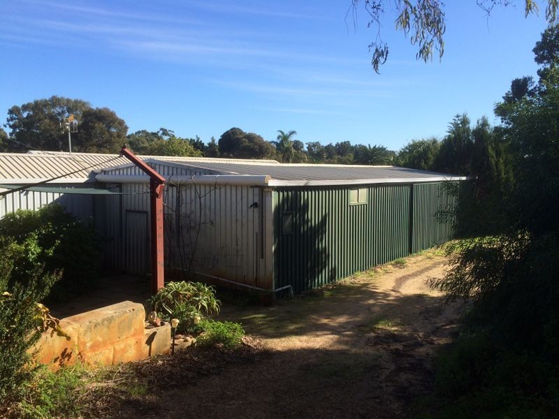 339 Mandogalup Road, Hope Valley WA 6165