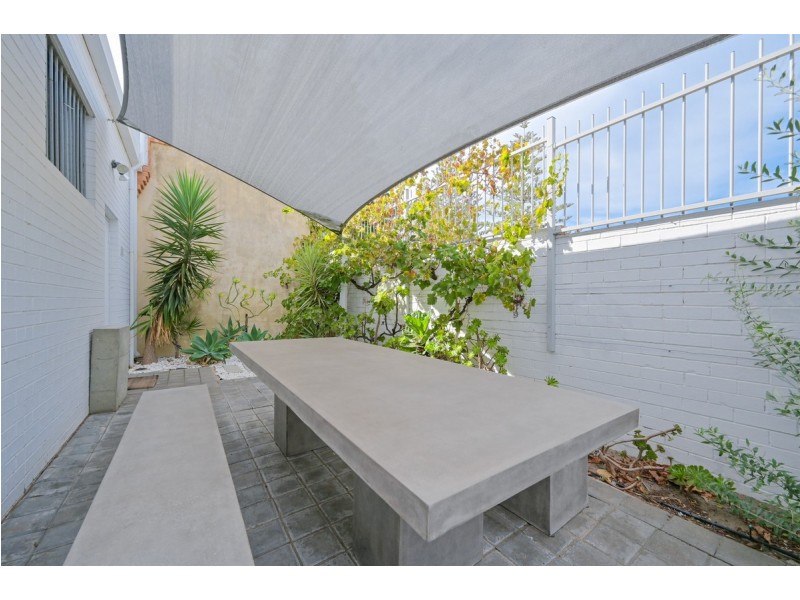 92 Stirling Highway, North Fremantle WA 6159