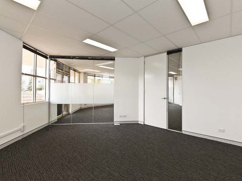 16 Ogilvie Road, Mount Pleasant WA 6153