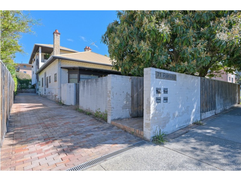 1/71 Fairway, Crawley WA 6009